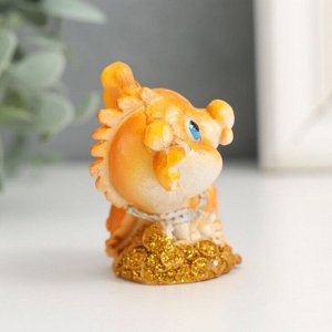 Фигурка полистоун «Золотистый дракошка с монетами», 5x4x6 см, МИКС