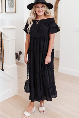 Черное многоярусное платье-миди с открытыми плечами