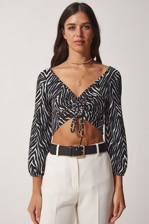Женская черно-белая укороченная блузка со сборками с узором MC00180