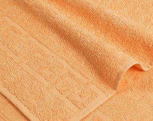 Персиковое  махровое полотенце