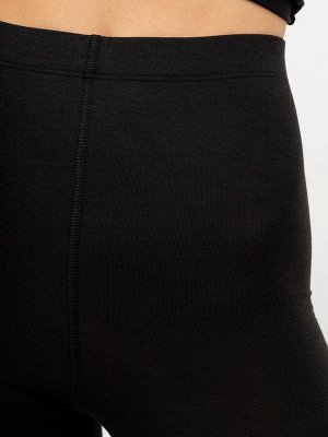 Облегающие шорты термо в черном цвете