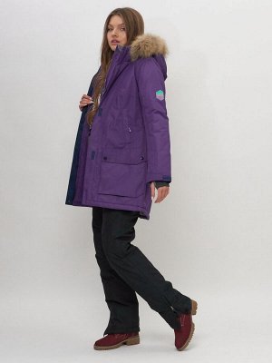 Парка женская с капюшоном и мехом зимняя темно-фиолетового цвета 551961TF
