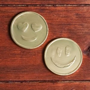 Кондитерское изделие монеты "Мэйлики - поцелуйчики", 50 шт