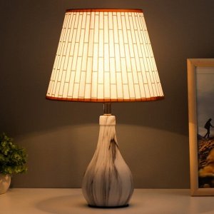 Настольная лампа "Алмедия" Е27 40Вт белый 25х25х43 см RISALUX