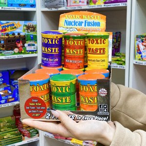 Toxic Waste Nuclear Fusion 42g - Супер кислые конфеты Токсик в банке