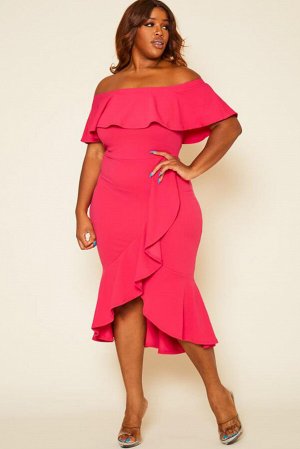 Розовое облегающее платье плюс сайз с ассиметричным подолом и воланами