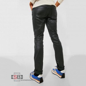 374636, Black