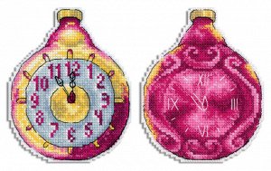 Набор для вышивания крестиком на пластиковой канве Р-907 «Советская ёлочная игрушка. Часы» от торговой марки «Жар-Птица».