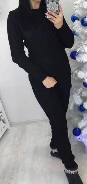 Черный вязаный костюм