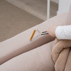 Скребок для чистки одежды, ковров, мебели Доляна, 18?12.5 см, ПВХ ручка