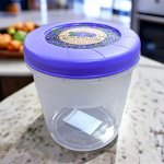 БАНКА С ЗАВИНЧИВАЮЩЕЙСЯ КРЫШКОЙ С ДЕКОРОМ 1Л (фиолетовый)