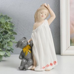 Фигурка керамика «Девочка с мишкой», цветной, 16.5x7x11 см