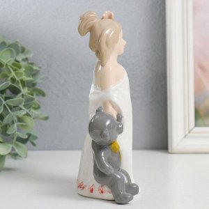 Фигурка керамика «Девочка с мишкой», цветной, 16.5x7x11 см