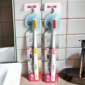 Зубная щетка с двухуровневой щетиной "Мягкий уход" MEDICARE Soft care (мягкая), 1 шт. Корея