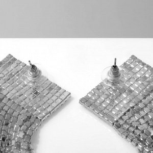 Серьги висячие со стразами «Водопад» струящийся, цвет белый в серебре, 16 см