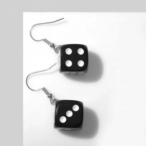 Серьги пластик «Кости» игральные кубики, цвет чёрно-белый в серебре