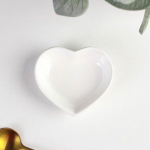 Соусник керамический Доляна «Сердце», 50 мл, 7,5×7 см, цвет белый