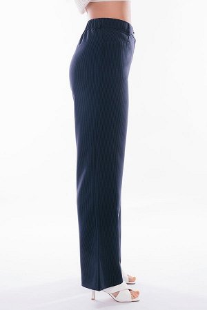 Брюки Элегантные легкие летние брюки,  в полной длине. Детали: спереди застежка на молнию и пуговицу, оригинальные карманы с горизонтальным входом,  по спинке в поясе резина на сборке , на поясе шлевк