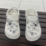 Кроксы  женские декорированные