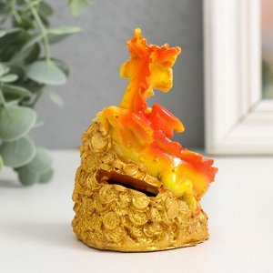 Фигурка полистоун «Огненный дракон на монетах/слитках», 6x5x9 см, МИКС