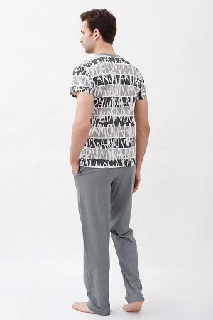 Костюм. Цвет: Зеленый