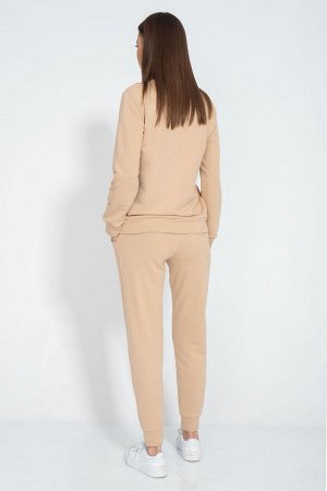 Костюм Костюм Kivviwear 4048405122 бежевый 
Состав: ПЭ-15%; Хлопок-85%;
Сезон: Лето
Рост: 170

Костюм. Классический свитшот с нанесенной апликацией либо цифровой печатью. Брюки средней посадки заужен