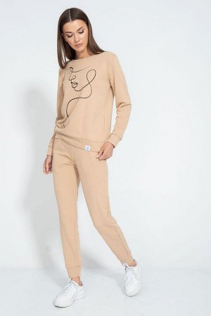 Костюм Костюм Kivviwear 4048405122 бежевый 
Состав: ПЭ-15%; Хлопок-85%;
Сезон: Лето
Рост: 170

Костюм. Классический свитшот с нанесенной апликацией либо цифровой печатью. Брюки средней посадки заужен