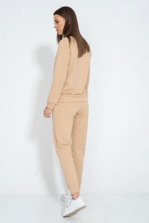 Костюм Костюм Kivviwear 4048405122 бежевый 
Состав: ПЭ-15%; Хлопок-85%;
Сезон: Лето
Рост: 170

Костюм. Классический свитшот с нанесенной апликацией либо цифровой печатью. Брюки средней посадки заужен