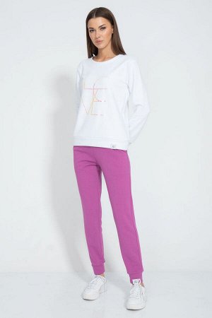Костюм Костюм Kivviwear 4048405124 белый/лавандовый 
Состав: ПЭ-15%; Хлопок-85%;
Сезон: Лето
Рост: 170

Костюм. Классический свитшот с нанесенной апликацией либо цифровой печатью. Брюки средней посад
