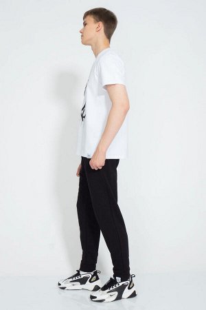 Футболка Футболка Kivviwear 101031 белый 
Состав: Хлопок-92%; Эластан-8%;
Сезон: Лето
Рост: 176

Джемпер мужской классического кроя. Принт методом термопереноса, цифровая печать. Ткань кулирная гладь