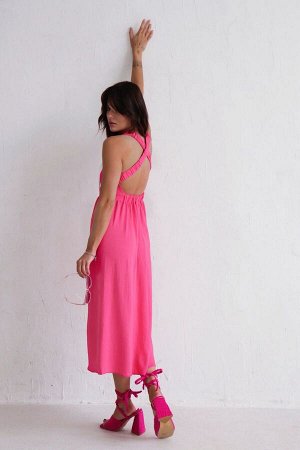 Платье с перекрещенными бретелями розовое
