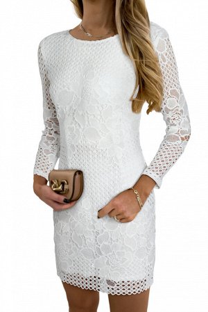 Белое гипюровое платье с длинным рукавом и круглым вырезом