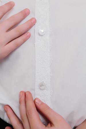 Блузка для девочки белая с короткими рукавами и с кружевом