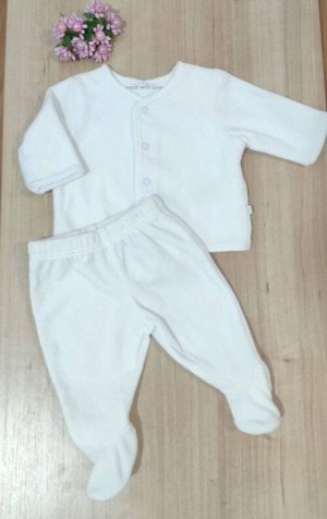 Комплект для новорожденного: кофточка и штанишки