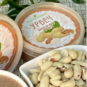 Урбеч из ядер сырого арахиса
