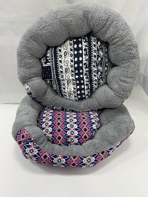 Уютная и очень мягкая лежанка для маленьких и средних собак и кошек. Размеры S (в диаметре 42.0 см)