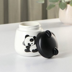 Кружка керамическая с пластиковой крышкой «Панда», 400 мл, цвет белый и чёрный