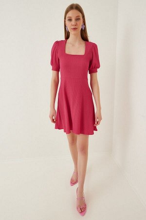 Женское темно-розовое расклешенное платье с квадратным воротником DD01083
