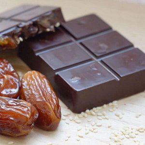 ШОКОЛАД ГОРЬКИЙ "ФИНИК И КУНЖУТ"