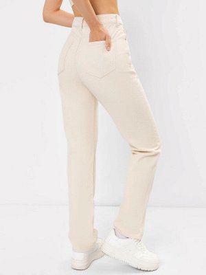 Брюки женские джинсовые классические в белом оттенке