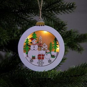 Ёлочная игрушка «Снеговики в лесу», 10.5х1.5x11 см, 5 LED, от батареек, свечение тёплое белое