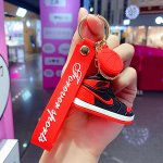 Брелок &quot;Кроссовок&quot; красно-черный