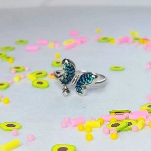Нежное серебряное колечко в форме бабочки