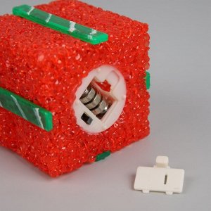 Светодиодная фигура «Подарок красный» 8 см, пластик, батарейки AG13х3 (в комплекте), свечение мульти (RGB)
