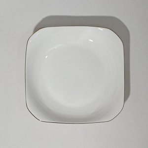 Тарелка фарфоровая квадратная «Золотая линия», 18?3,5 см, цвет белый