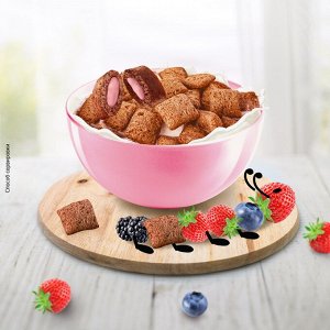 Готовый завтрак Хрутка Злаковые подушечки с начинкой со вкусом клубники, обогащенные кальцием, 220г