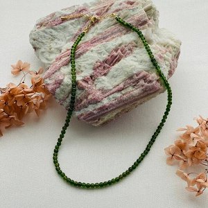 Бусы из Хромдиопсида