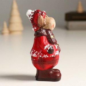 Сувенир керамика "Лосик в красном пуховике, держит звёздочку" 7,3х6,8х12,6 см