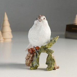 Фигурка полистоун «Воробышек на ветке с шишкой и ягодками», 10.5x6x13 см