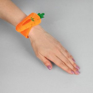 Игольница на браслете «Морковка», 23 ? 4,5 см, цвет оранжевый